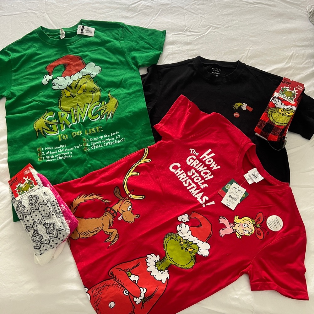 Grinch bundle ( socks and 3 t-shirts) NWT